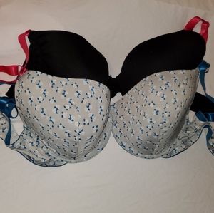 (2)44DD  underwire bra  (Never worn) no tags